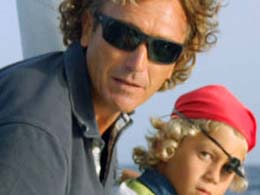 Padre e figlio fanno un'escursione nel sud di Gran Canaria