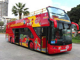 Guagua turística no Parque de Santa Catalina