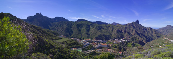 View of Roque Nublo and Roque Bentayga