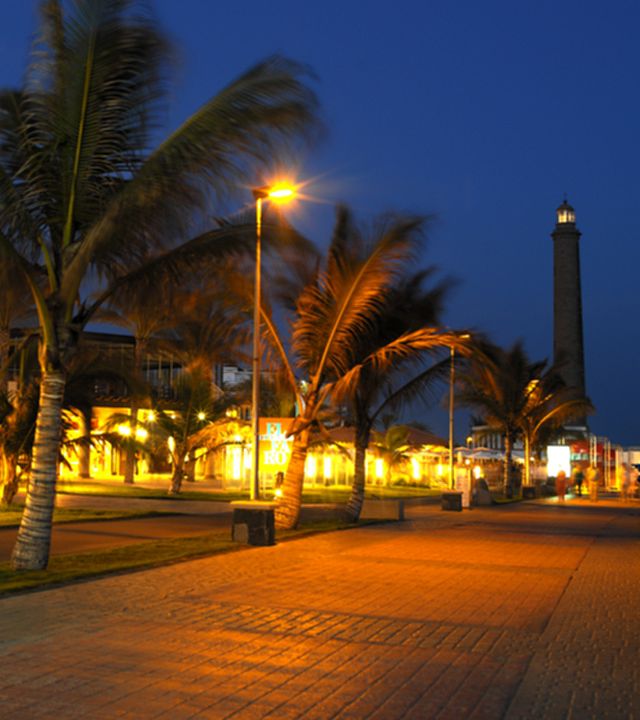 Meloneras Boulevard and Maspalomas Lighthouse