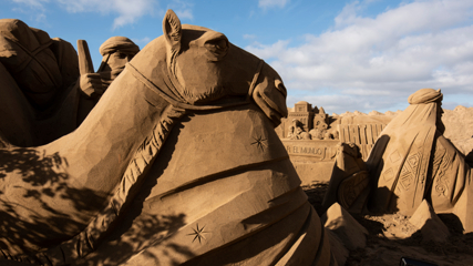 Sandkrippe am Strand Las Canteras