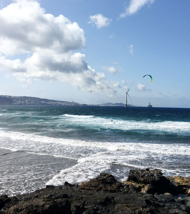 Aerogenerador en la Costa de Jinámar