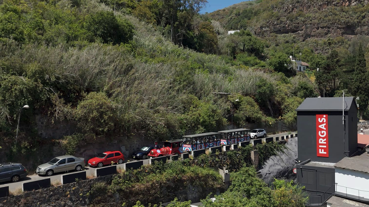 Aguas de Firgas Train on its route through Firgas Photo by: Aguaide Trains
