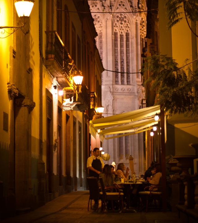 Terraza en una de las calles del centro de Arucas