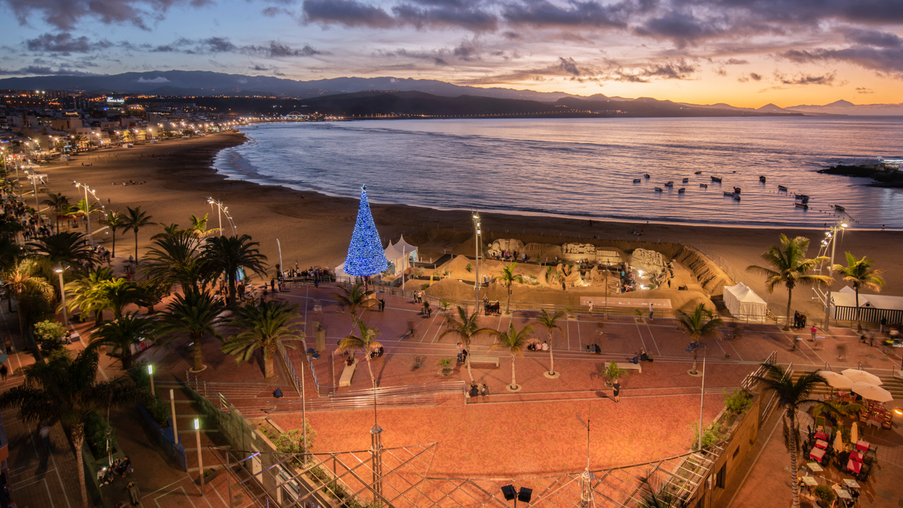 Sandkrippe am Strand Las Canteras