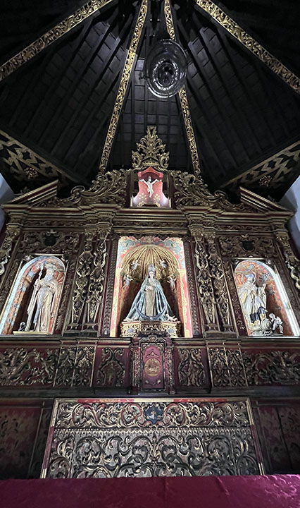 Retablo en el interior de la Ermita de San Antonio Abad Retablo en el interior de la Ermita de San Antonio Abad