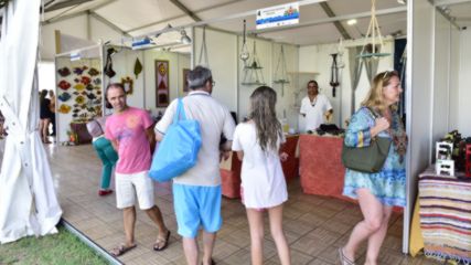 Ein Teil der Kunsthandwerksmesse Feria de Artesanía de Verano del Faro de Maspalomas 