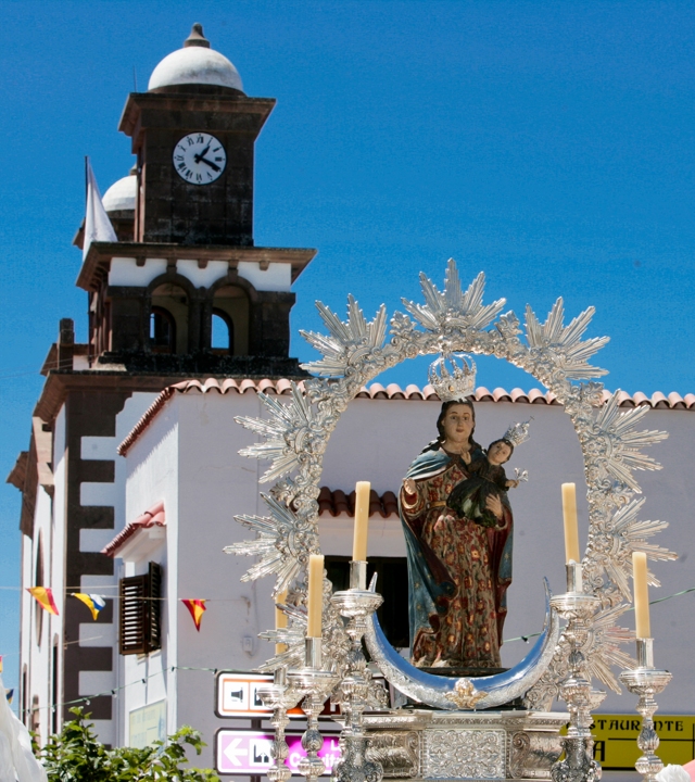 Celebrations at the Fiesta of the Virgin of la Cuevita, Artenara