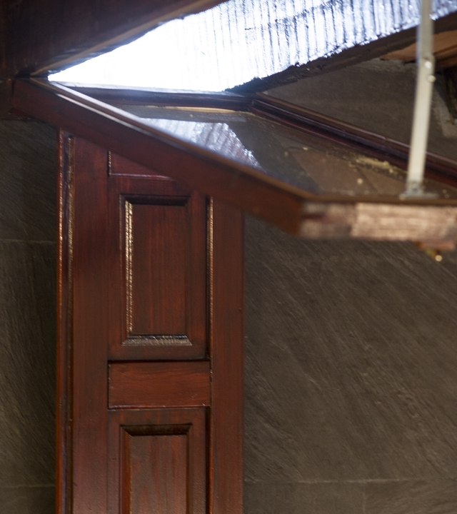 Ventana de una de las habitaciones del Hotel Emblemático Arucas