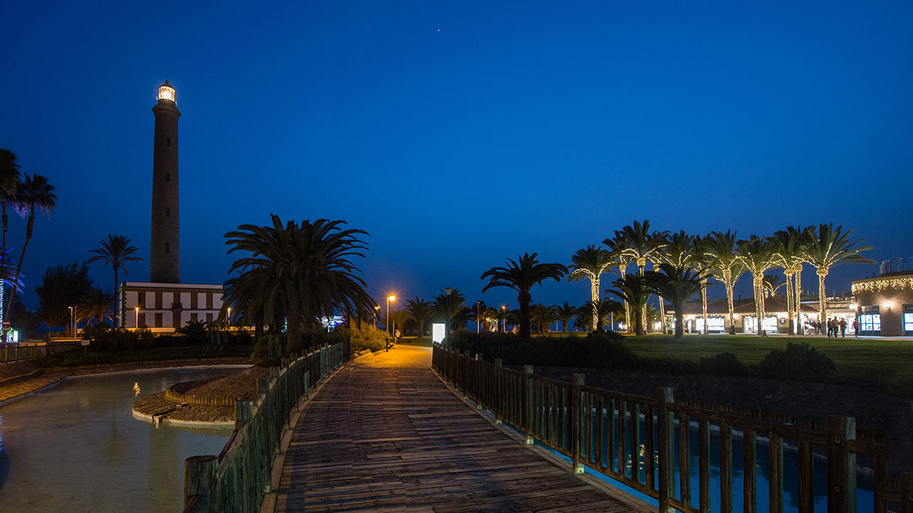 Die Umgebung des Leuchtturms von Maspalomas zu Weihnachten