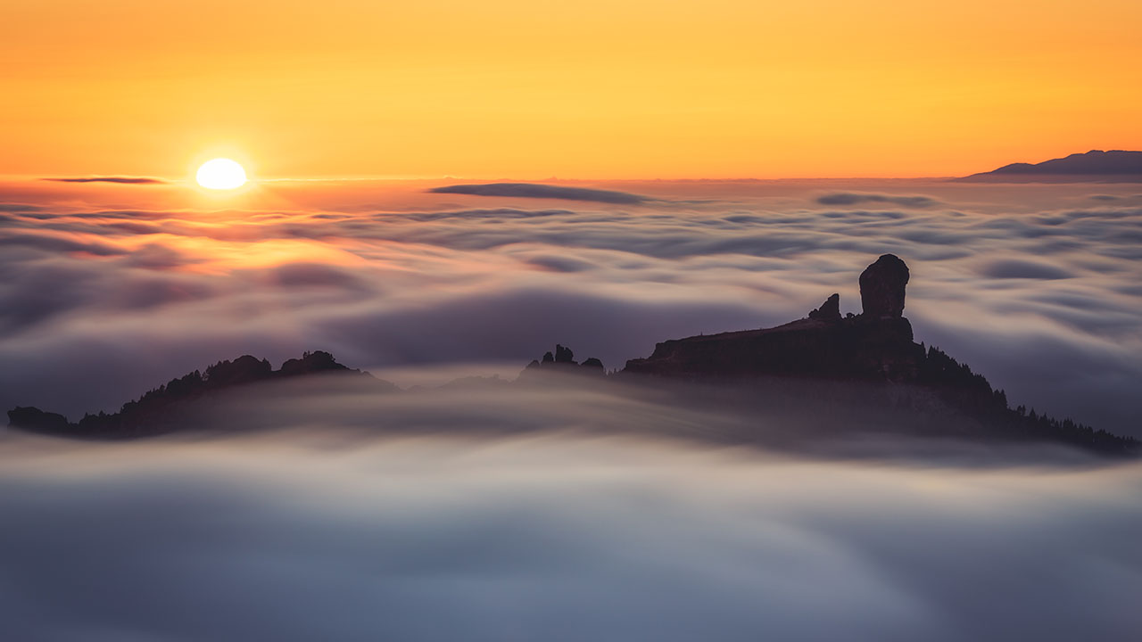Roque Nublo entre mar de nubes