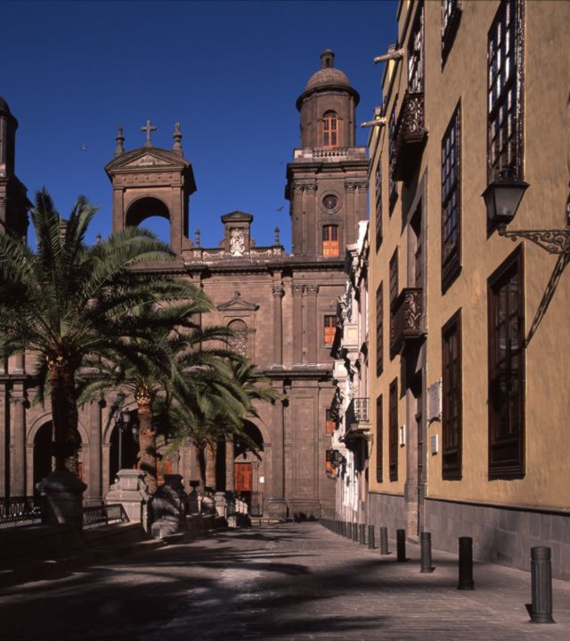 Entorno de la Catedral y Plaza de Santa Ana