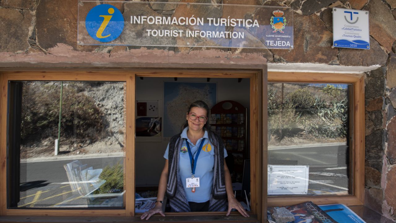 Beatrix, Beraterin im der Touristeninformation von Tejeda