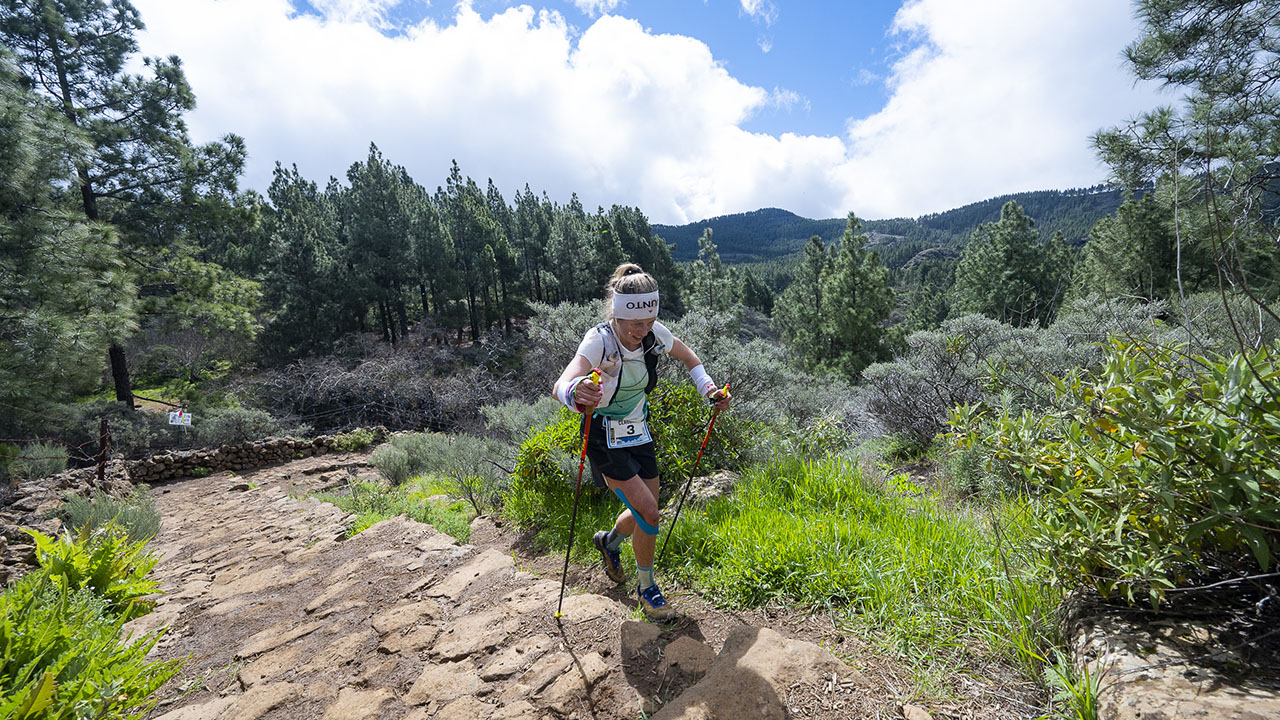 Una de las corredoras de la North Face Transgrancanaria, en Gran Canaria