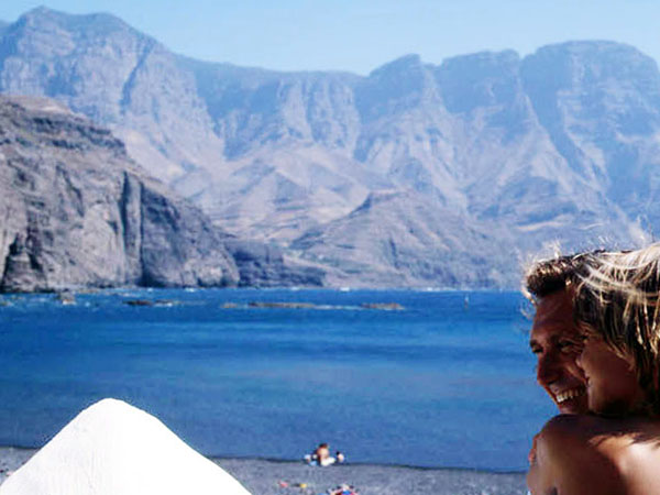 Vater und Sohn am Strand von Las Nieves