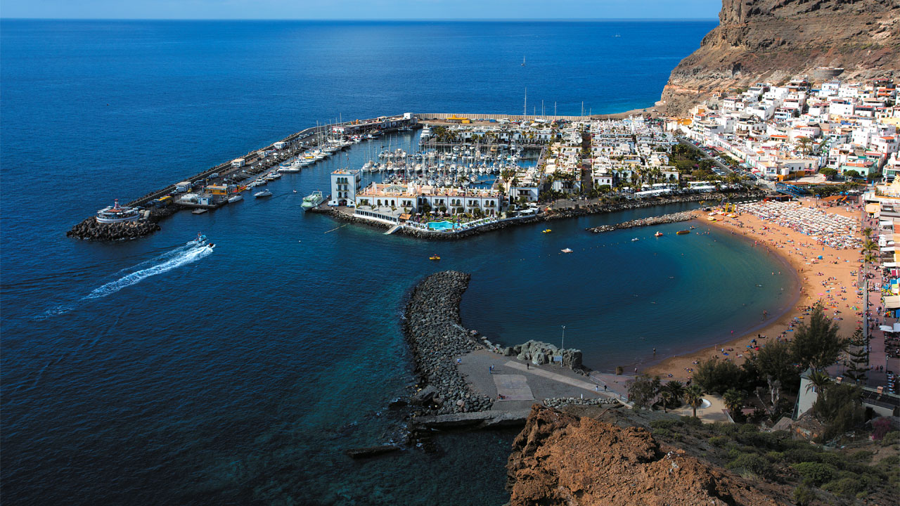 Puerto y Playa de Mogán, en Gran Canaria