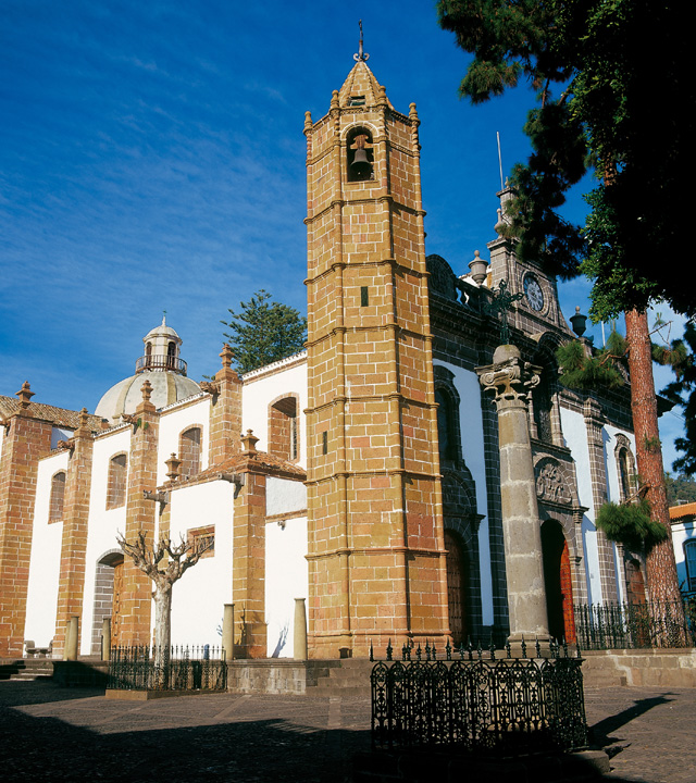 Basílica de Nuestra Señora del Pino en Teror, Gran Canaria Basílica de Nuestra Señora del Pino en Teror, Gran Canaria