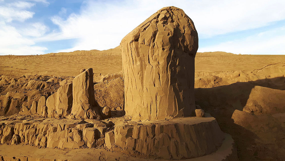 Roque Nublo aus Sand. Krippenspiel aus Sand am Strand von Las Canteras. Foto der vergangenen Ausgaben.