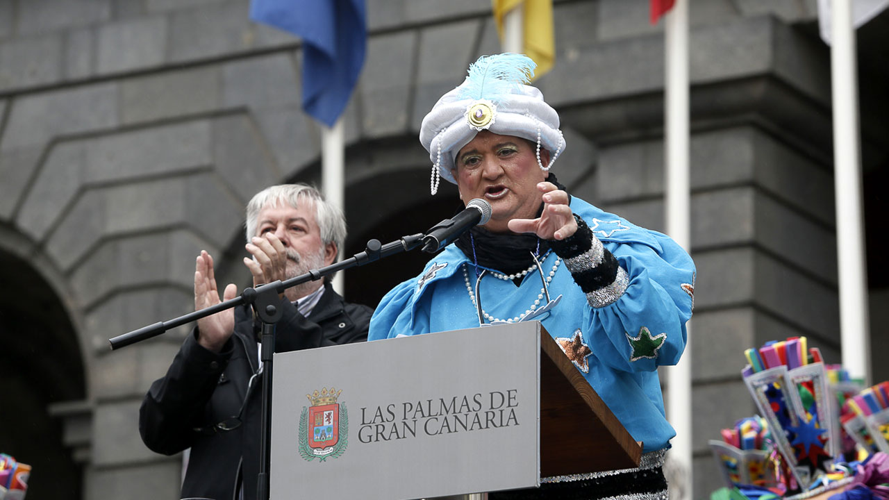 Tito Rosales de la Murga Los Chancletas en el Pregón del Carnaval de Las Palmas de Gran Canaria 2015