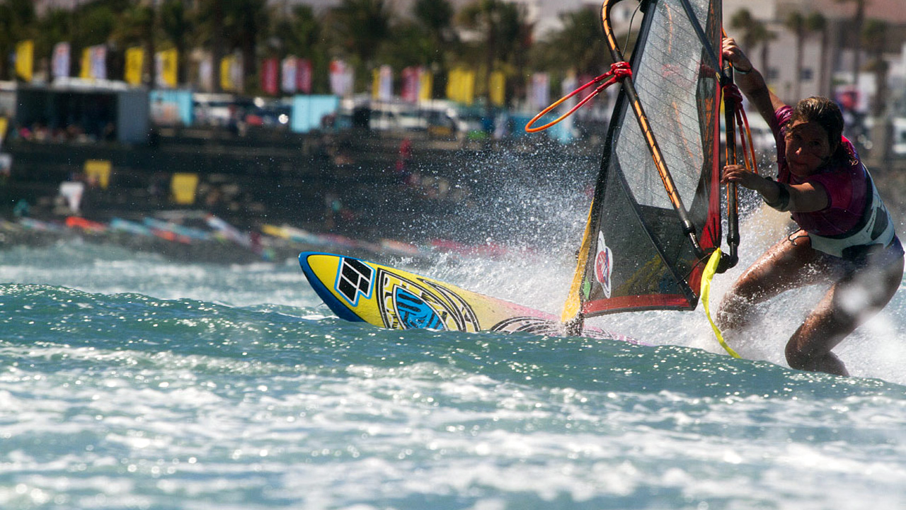 Windsurfista en el mundial de Windsurf en Pozo Izquierdo, Gran Canaria