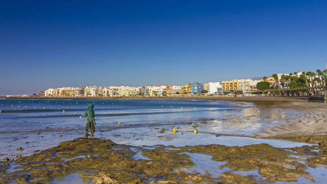 Der Strand von Arinaga in der Gemeinde Agüimes