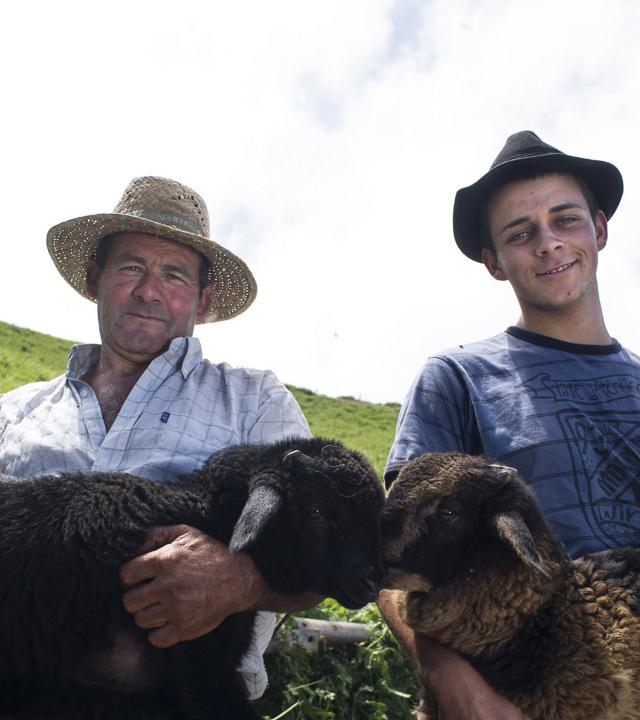 Padre e hijo, pastores de Santa María de Guía