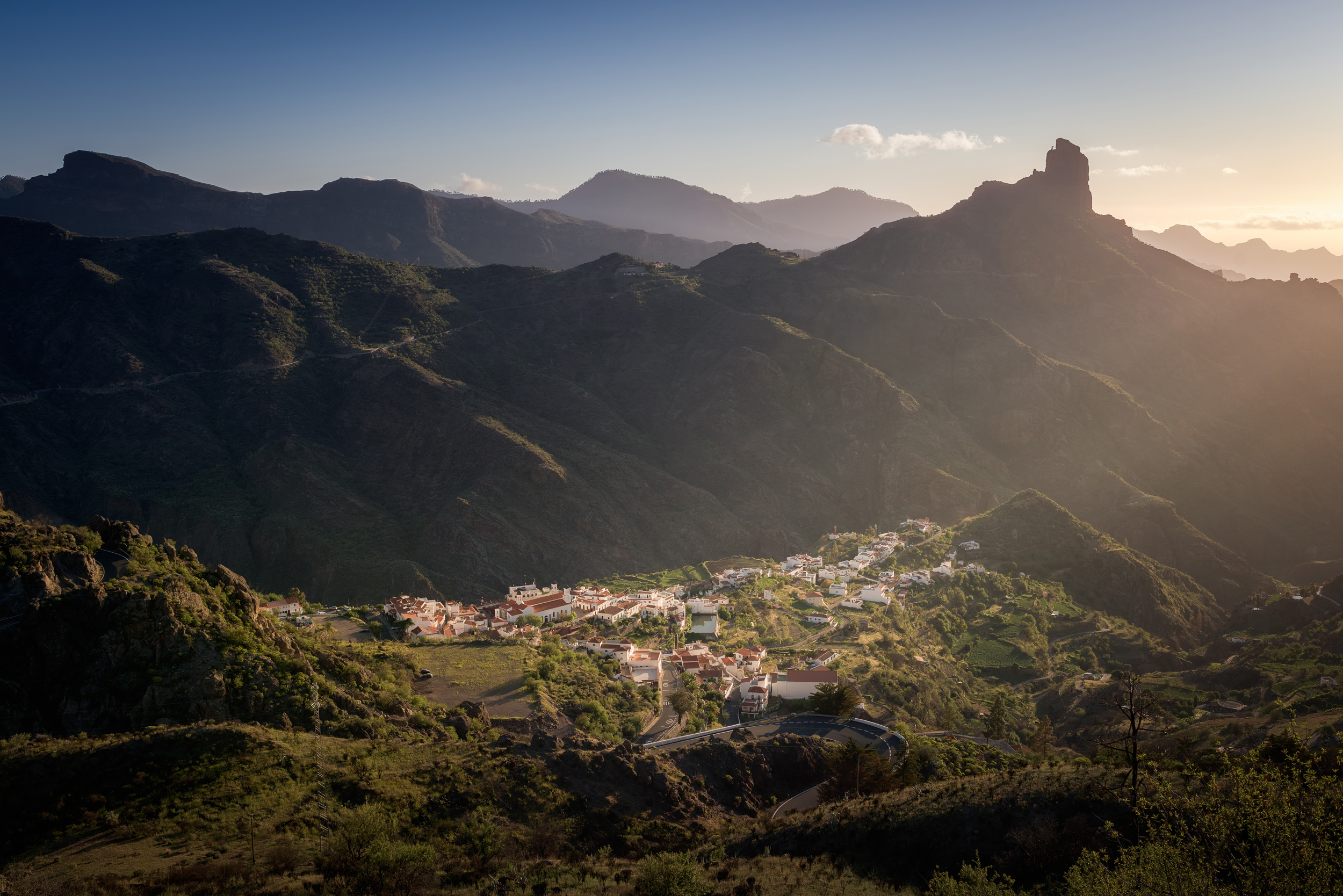 Foto de pueblo en la distancia