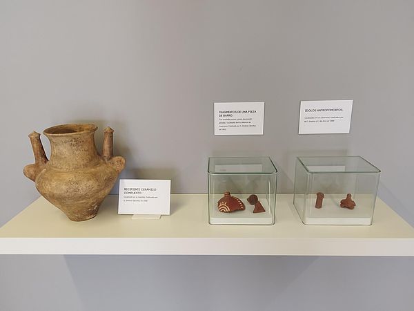 Restos arqueológicos expuestos en el Centro de Interpretación Los Caserones, en La Aldea de San Nicolás, Gran Canaria.