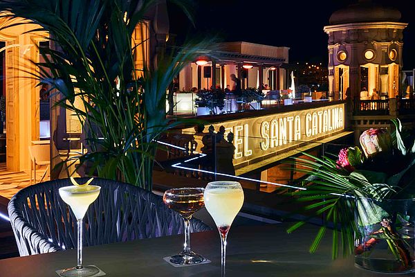 Royal Hideaway de noche