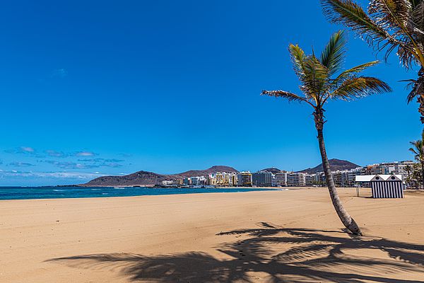 Vistas de La Playa de las Canteras, en Gran Canaria.