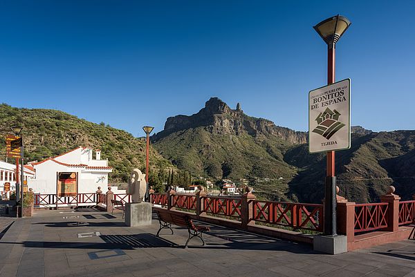 Cartel de Pueblos más bonitos de España