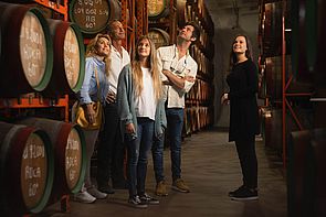 Visita en el interior de la bodega