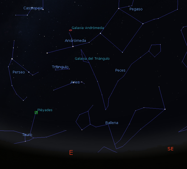 Mirando hacia el Este al comienzo de la noche. El cuadrado de Pegaso estará alto en el cielo. Desde su vértice inferior izquierdo podremos localizar la constelación de Andrómeda