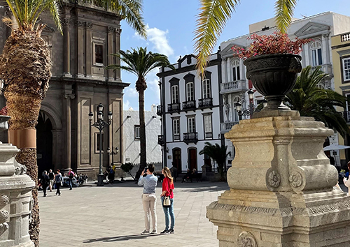 Couple taking photographs of monuments