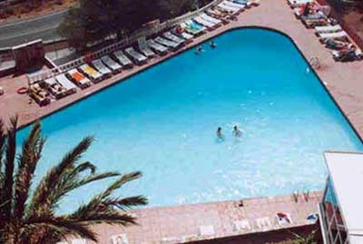 Apartamentos Corona Roja