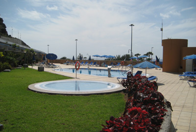 Apartamentos Amadores Beach