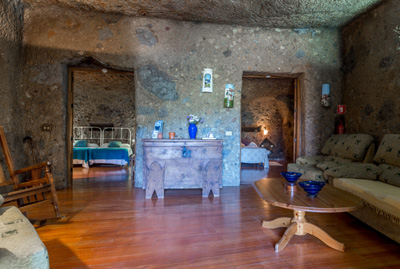 Casa Cueva Las Margaritas