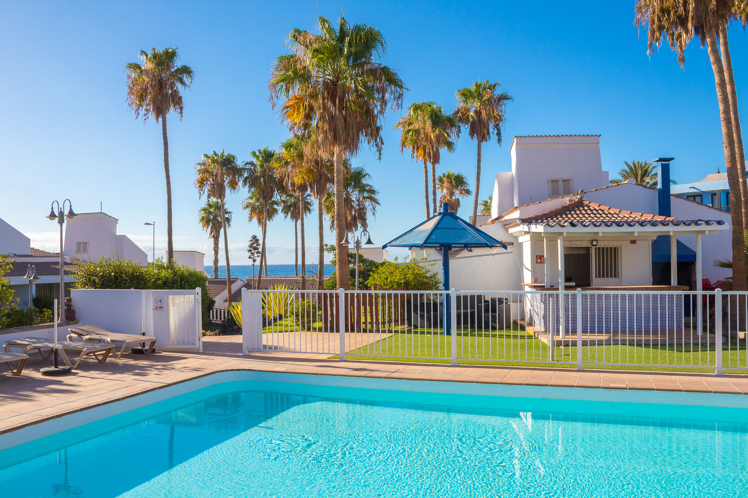 Bungalows Side Shore