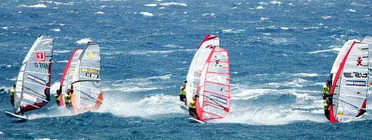 Compétition de planche à voile à Pozo Izquierdo