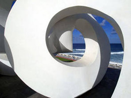 The sculpture of Lady Harimaguada, a work by Martín Chirino