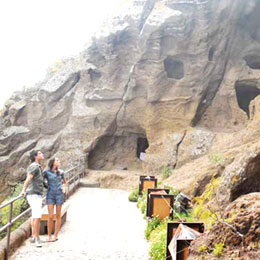 [] Una pareja en el Cenobio de Valerón